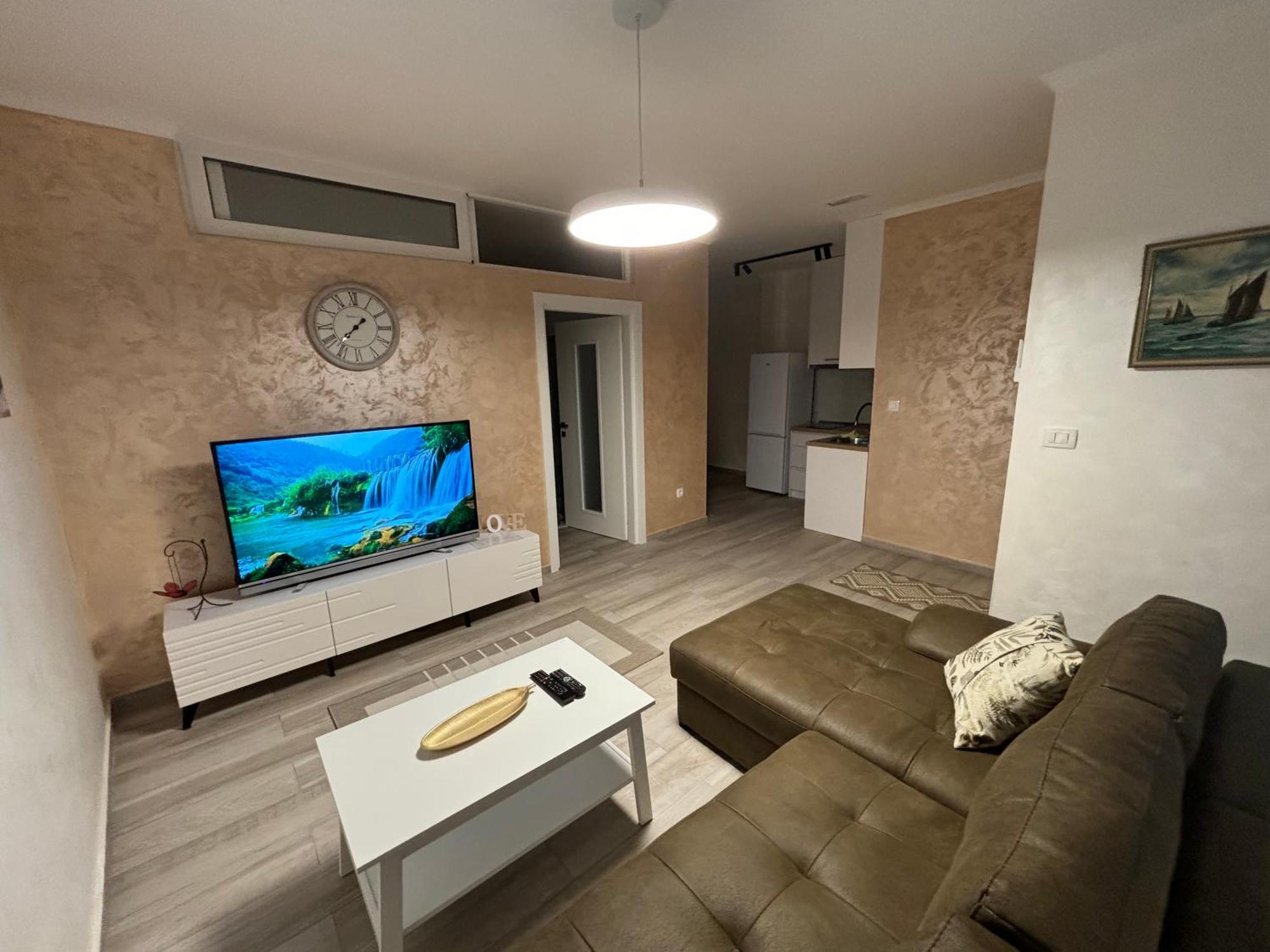 פודגוריצה Petar Apartment מראה חיצוני תמונה