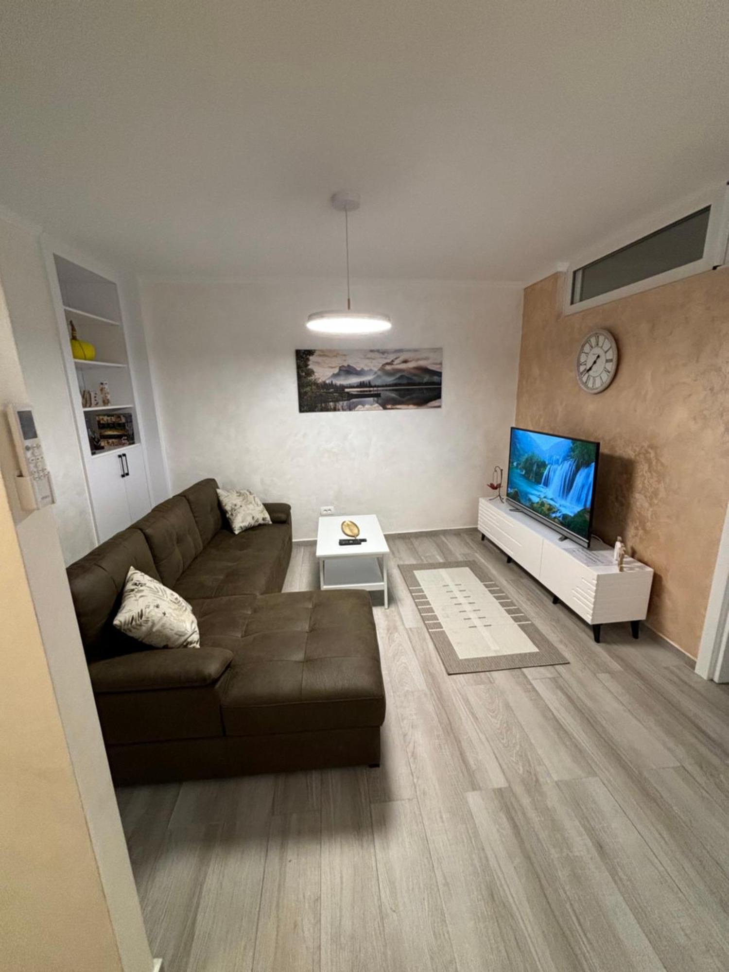 פודגוריצה Petar Apartment מראה חיצוני תמונה